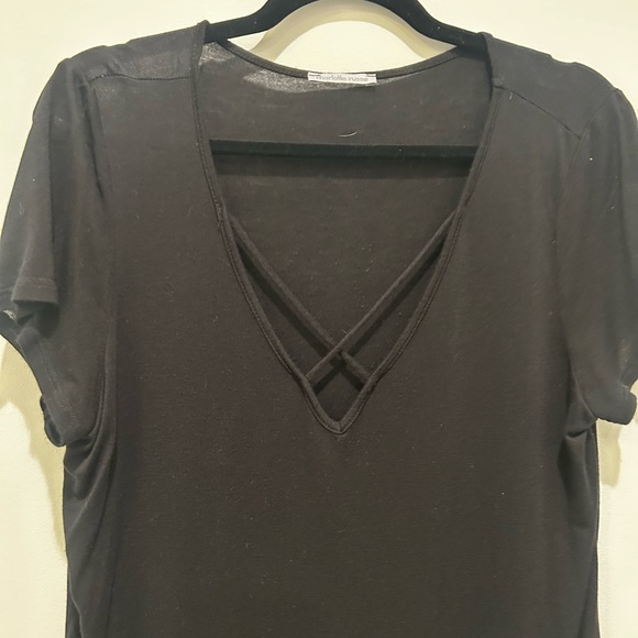 5 -Women’s Tees White, Black (2) , Navy, Blush. Size M/L. - Picture 3 of 14